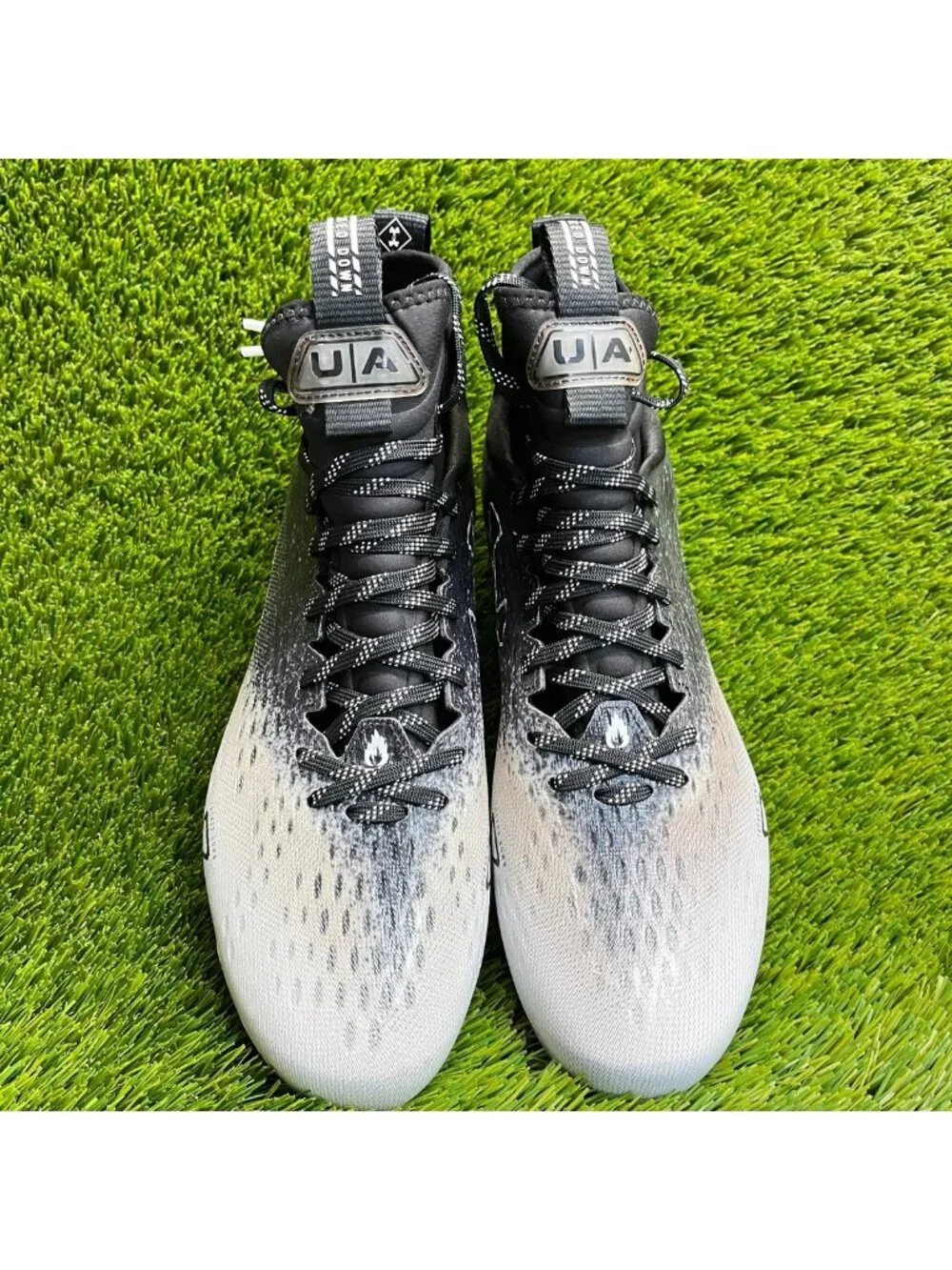Under Armour Spotlight Lux MC 2.0 Mens Size 10.5 Black White Football Cleats